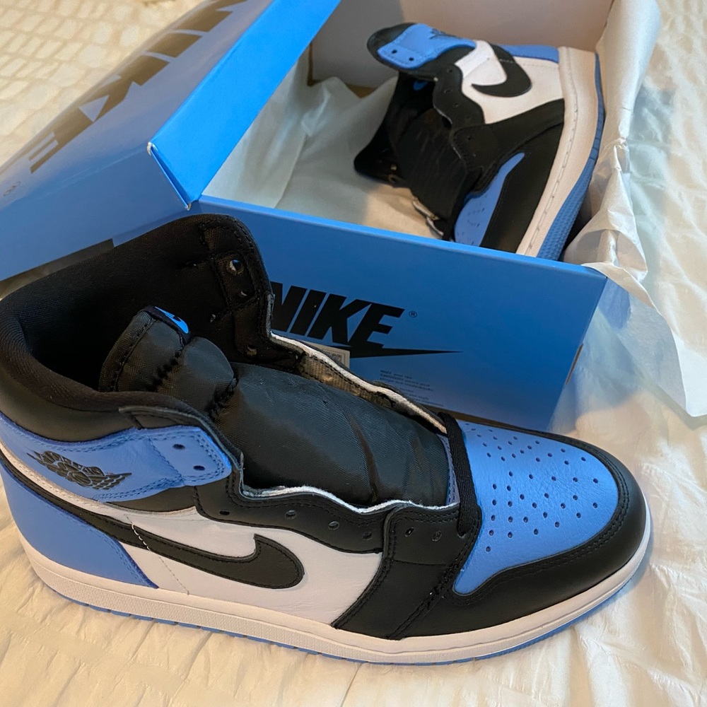 Air Jordan 1 Retro High OG DZ5485 400 Size 9.5